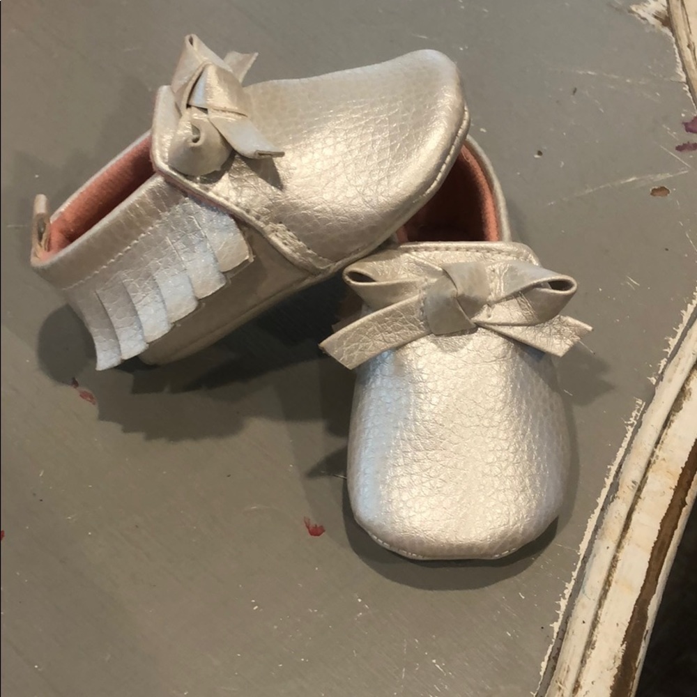 Shoes - Picture 2 of 4
